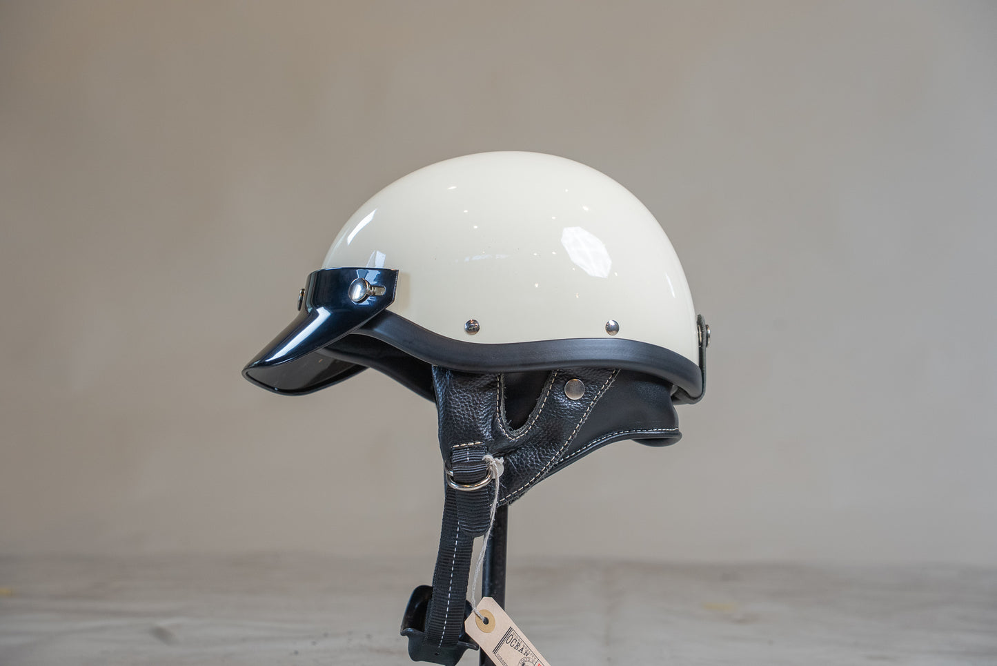 OCEAN BEETLE　BEETLE SHORTY4　アイボリー　ヘルメット
