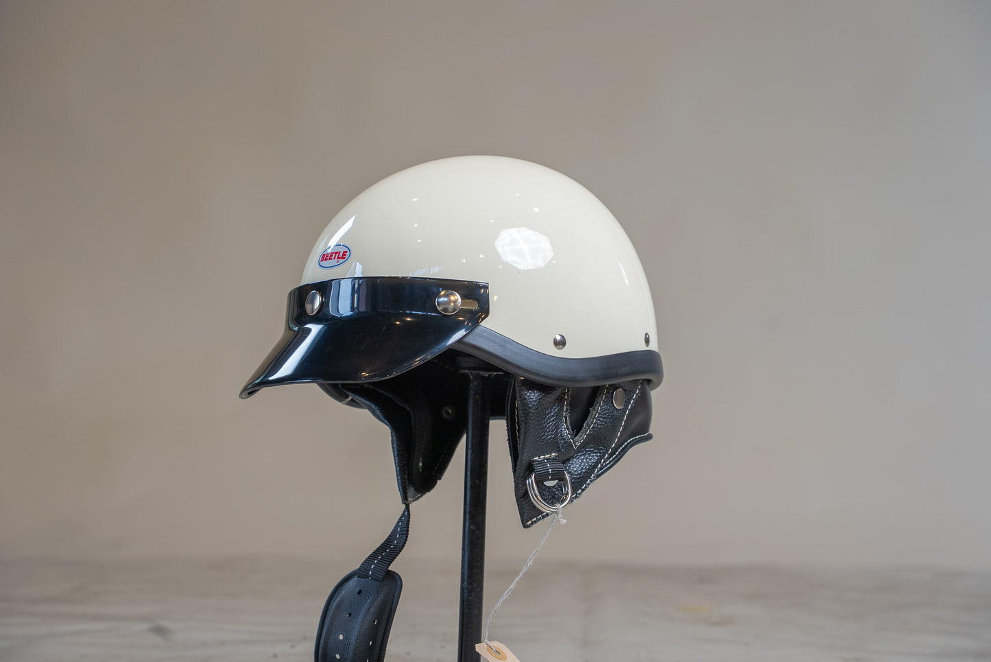 OCEAN BEETLE　BEETLE SHORTY4　アイボリー　ヘルメット