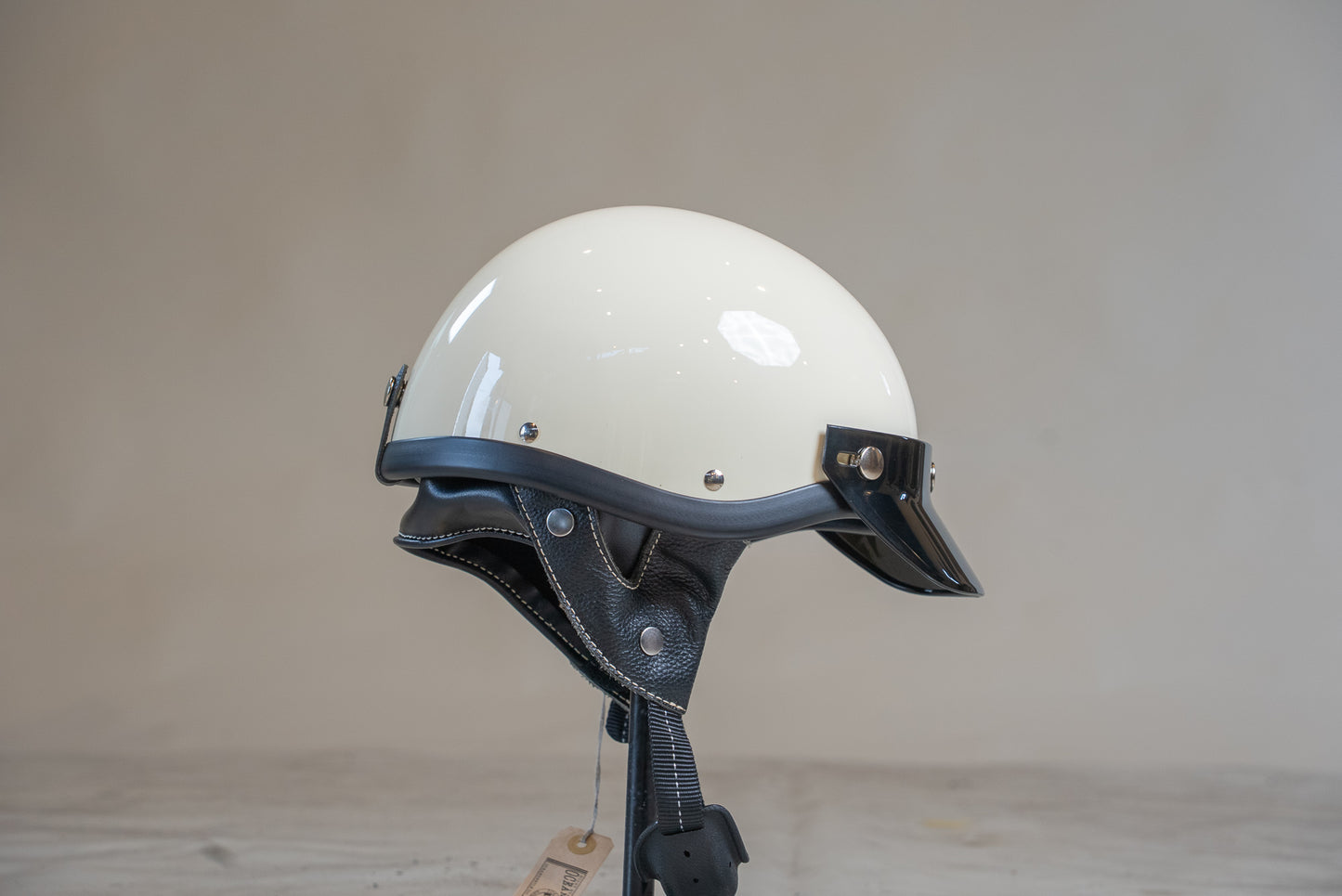 OCEAN BEETLE　BEETLE SHORTY4　アイボリー　ヘルメット